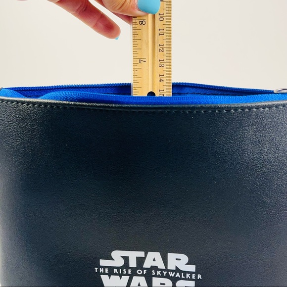 Star Wars Rise Of Skywalker Black Vinyl Clutch
Cosmetics Makeup Bag Lucas Film - Picture 4 of 9